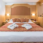 Excelsior Planet מלון 4*